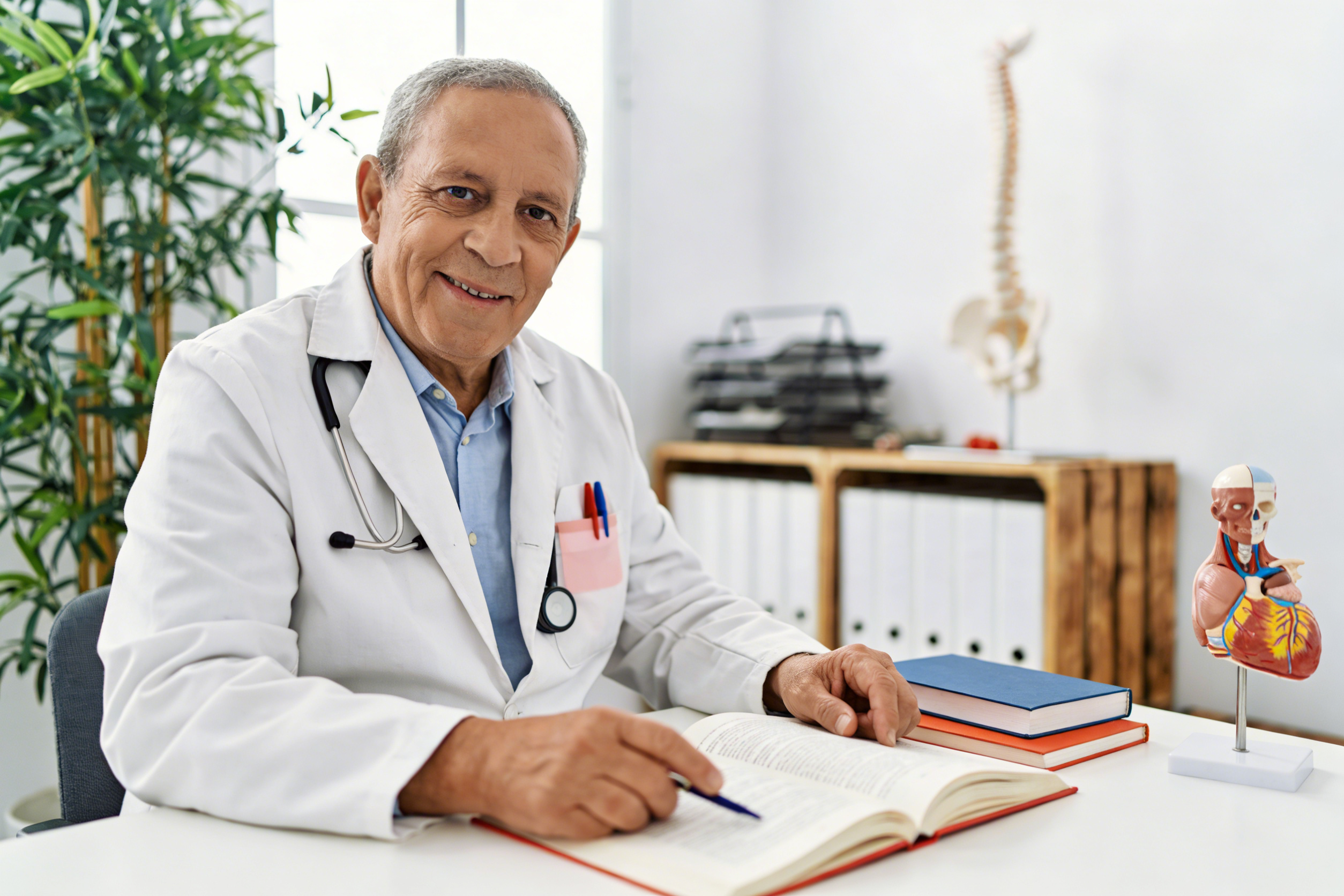 Gastrointestinal Repair and Body Management: A Dietary Guide to Relieve Stomach Ulcers and Gastritis and Effectively Burn Fat