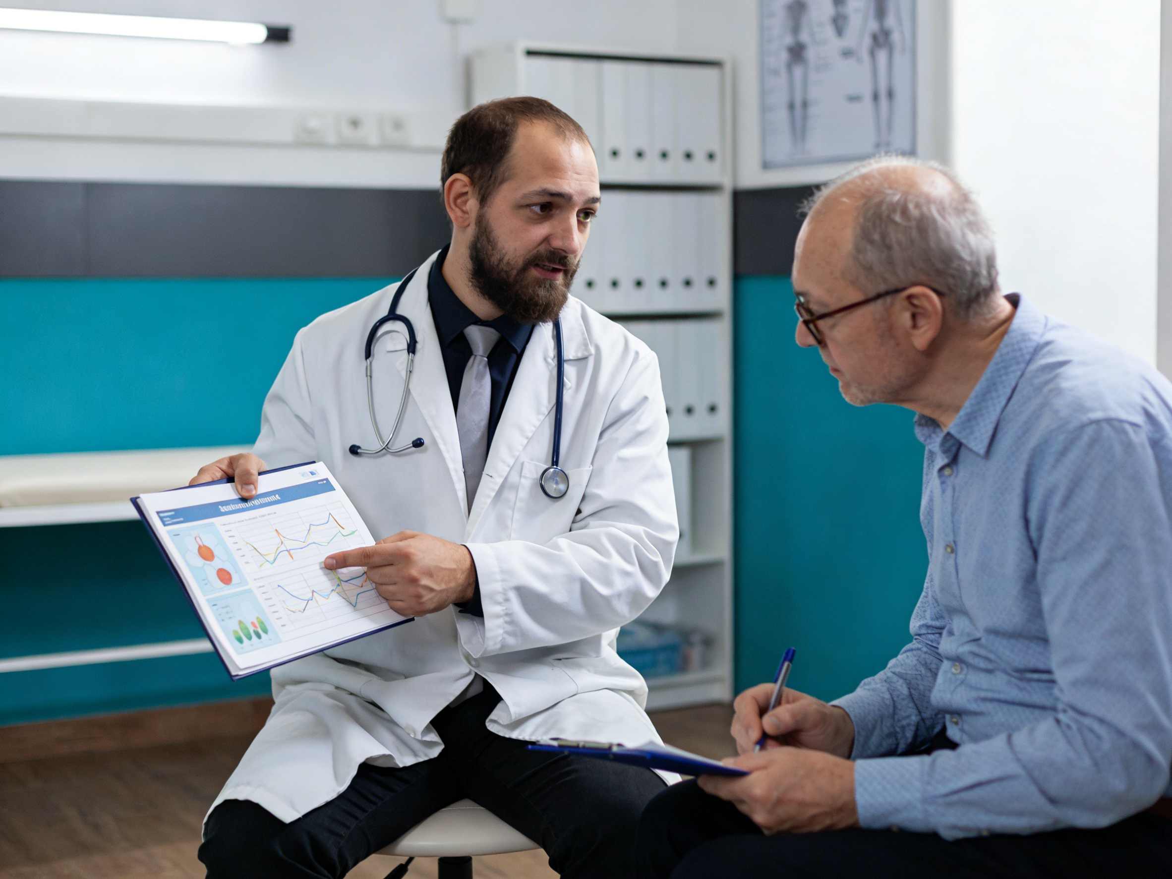 Metabolic syndrome and carotid artery stenosis: Cluster assessment of multiple risk factors and medical treatment